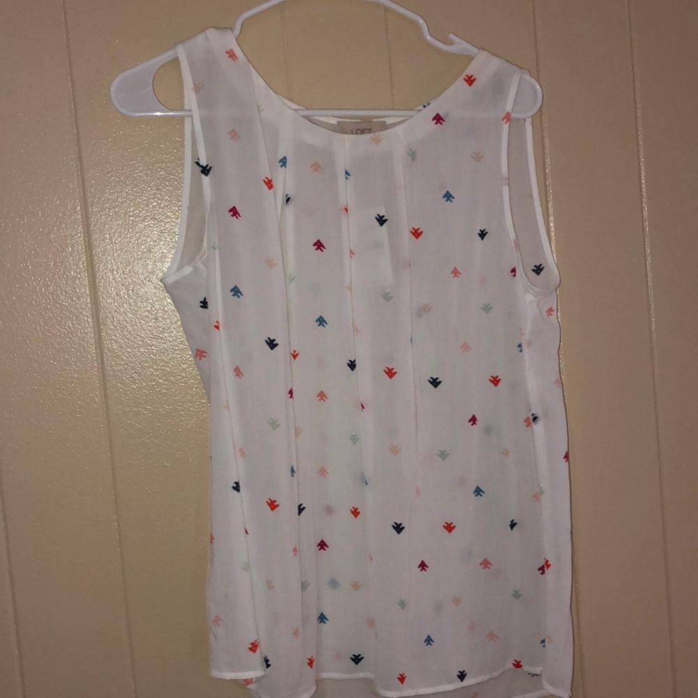 Loft White Tank, with colorful arrows